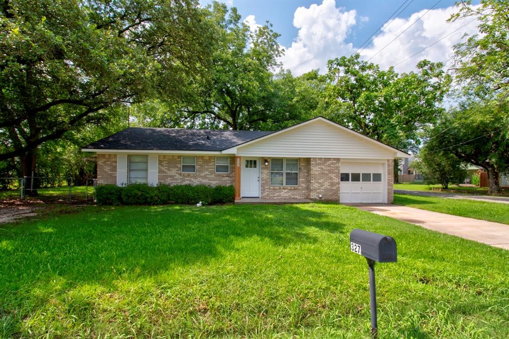 327 W Mckinney Street — photo
