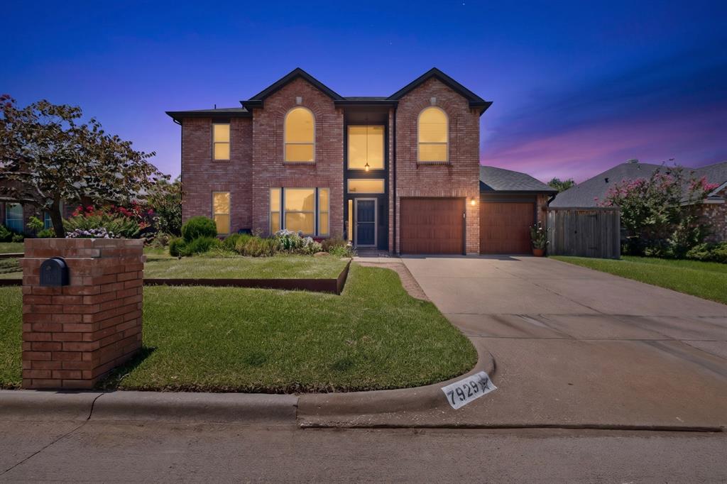 7929 Whispering Woods Lane — photo