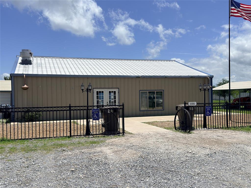 8806 FM 751 — photo
