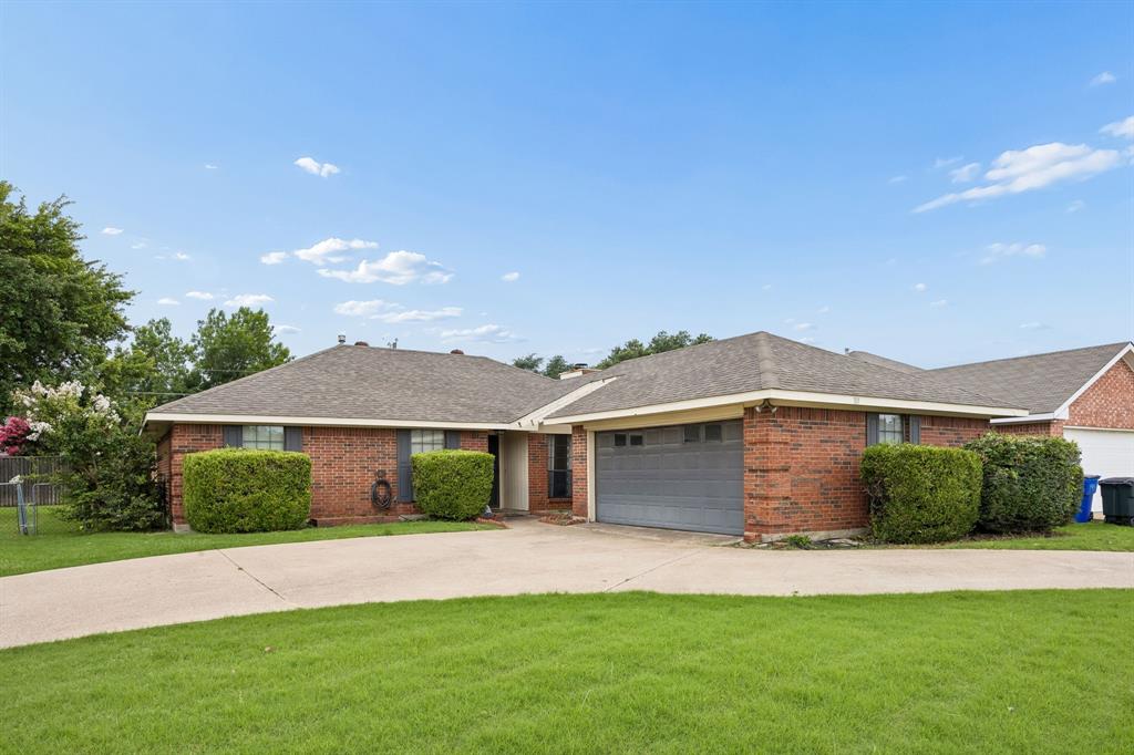 301 Southlake Drive — photo