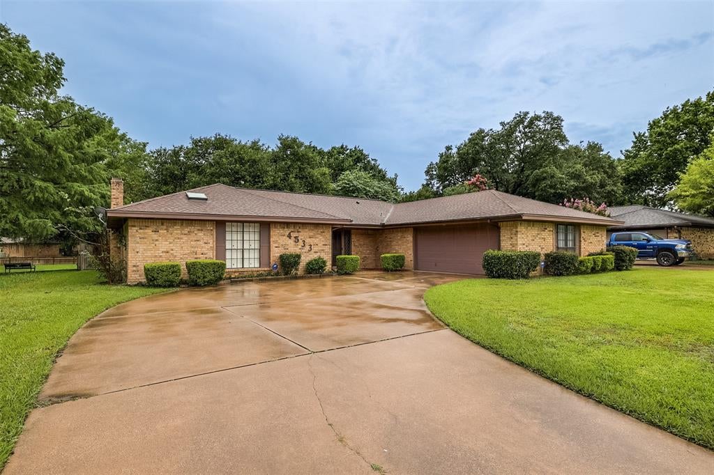 4533 Cinnamon Hill Drive — photo