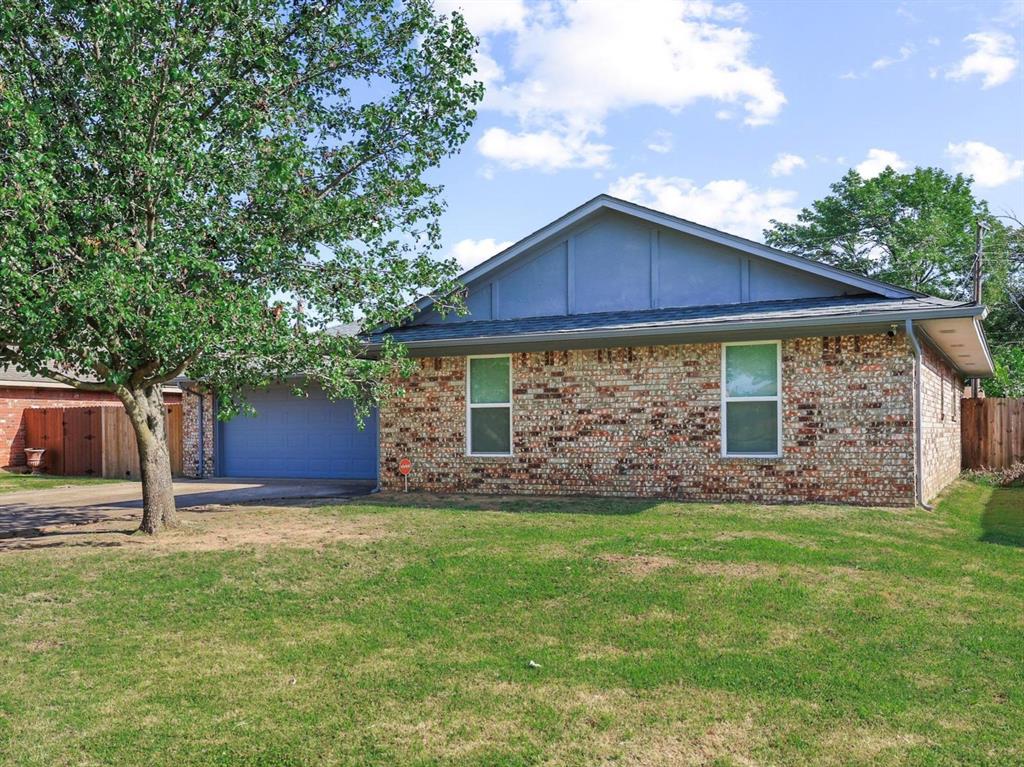 2715 Regal Drive — photo