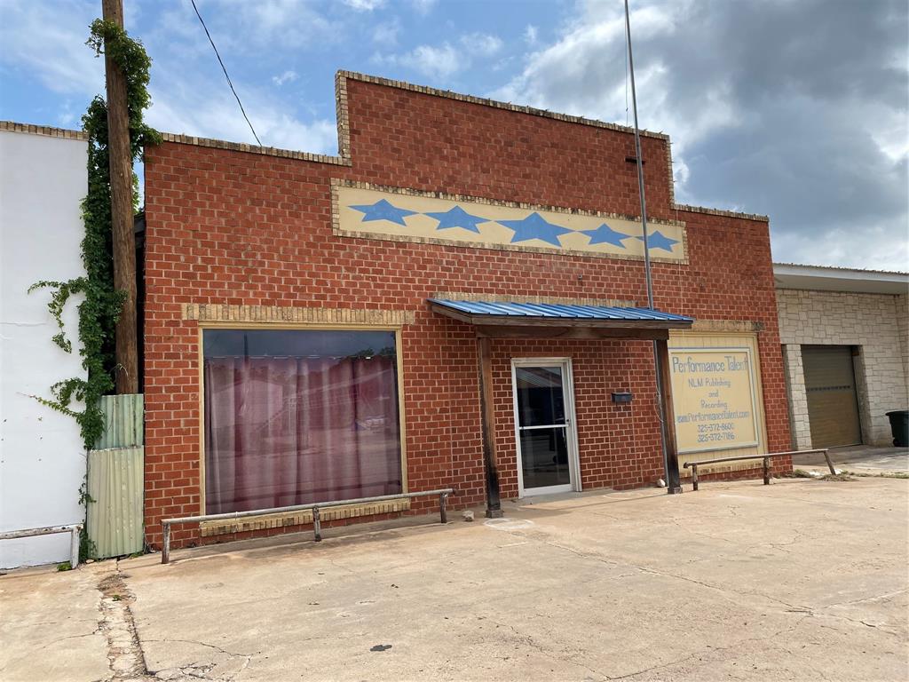 111 E Wallace Highway — photo