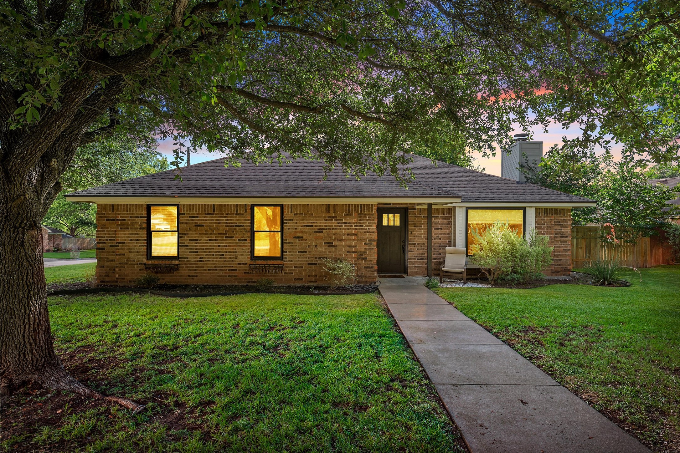 310 Ruth Drive, Hewitt, TX 76643 — photo 2