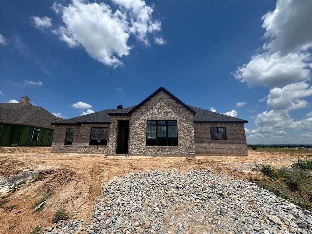 148 Legends Way — photo