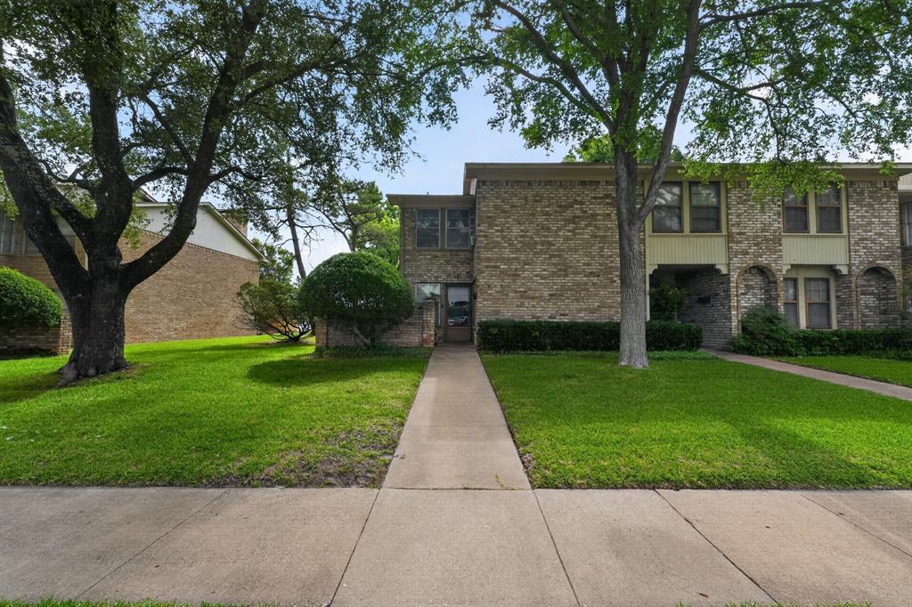 717 Towne House Lane — photo