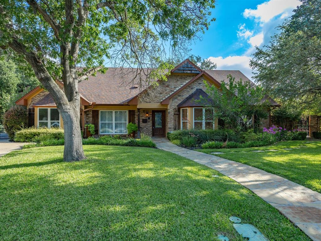 4400 Summercrest Court — photo