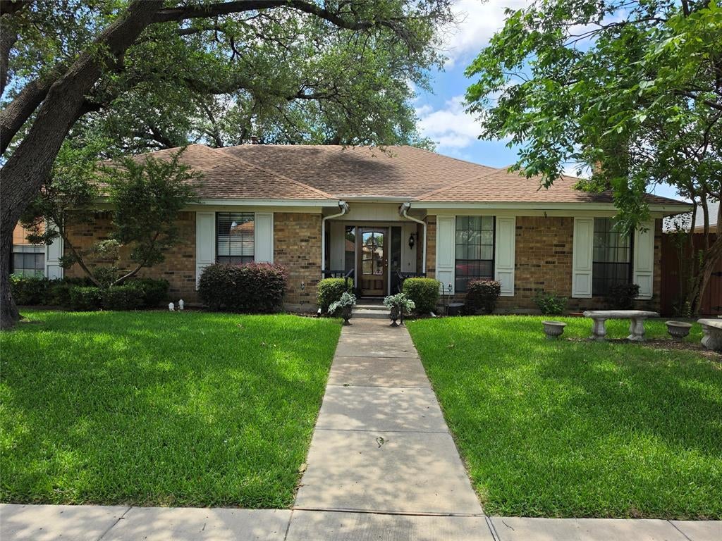 2128 el Dorado Way — photo