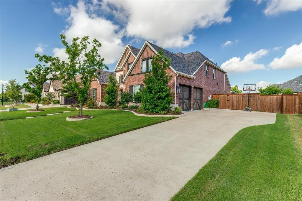 1411 Maplewood Drive — photo