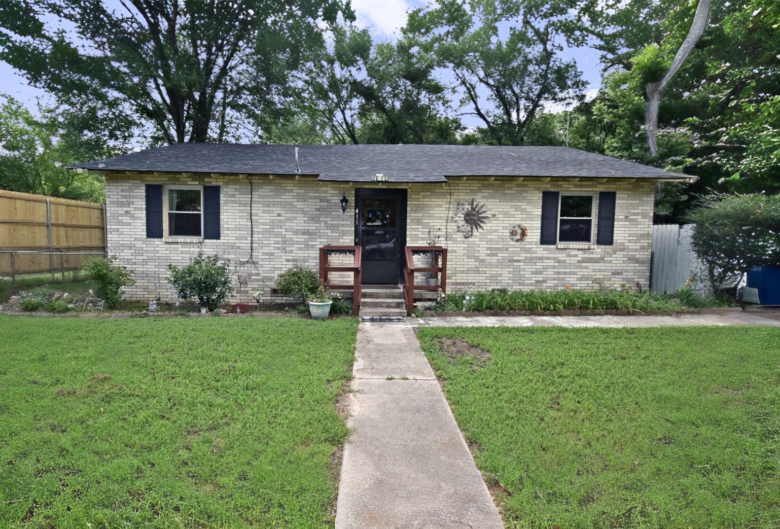 411 N Winnsboro Street — photo