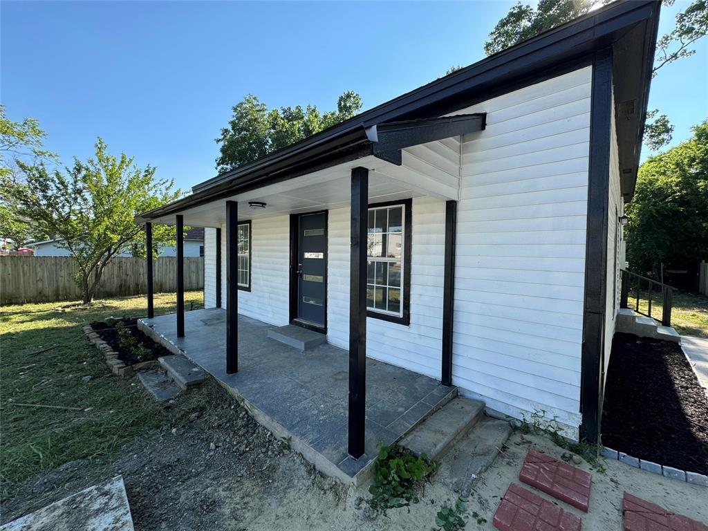 309 S Louisiana Street — photo