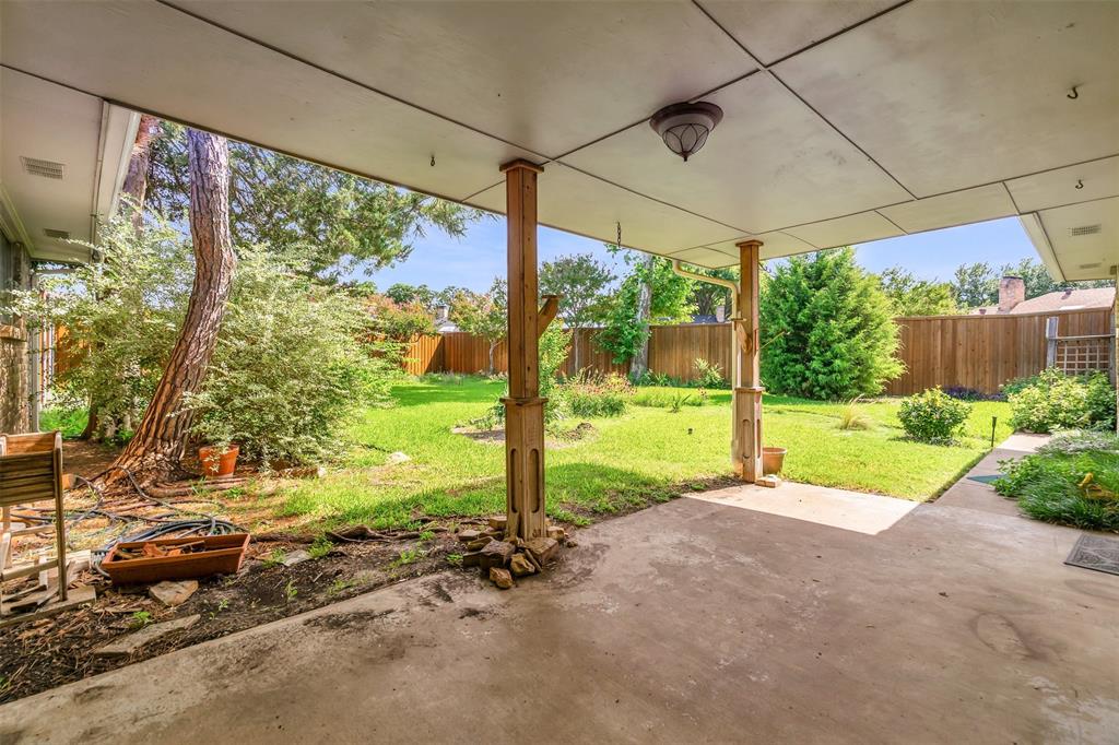 902 Dunbarton Drive — photo