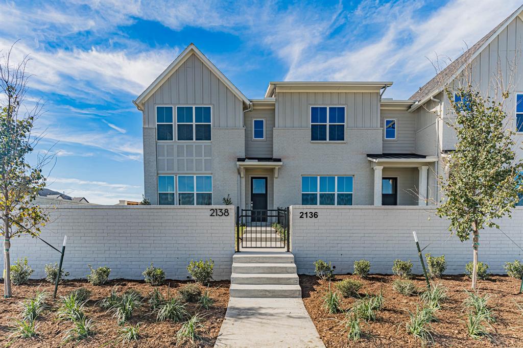 2146 Village Walk Place — photo