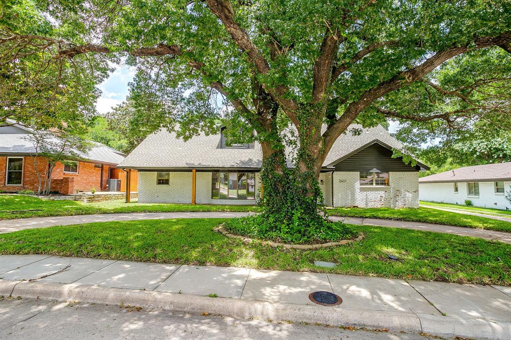 2601 Briarwood Drive — photo