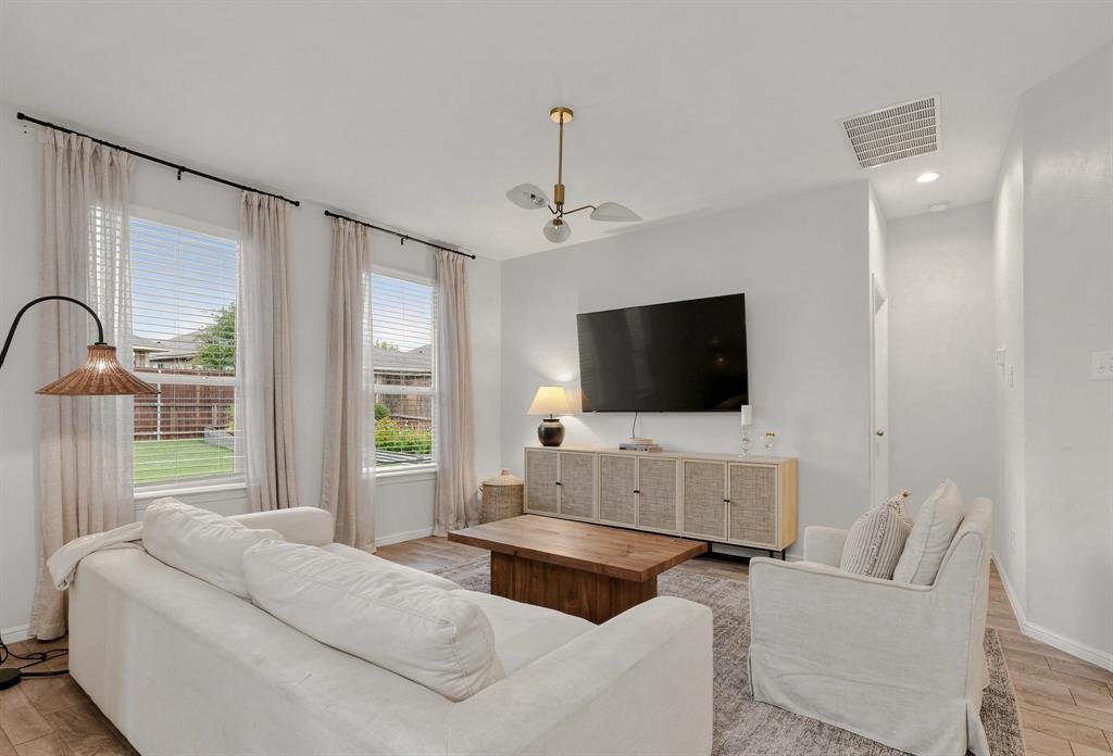 8605 Mirror Lake Drive — photo