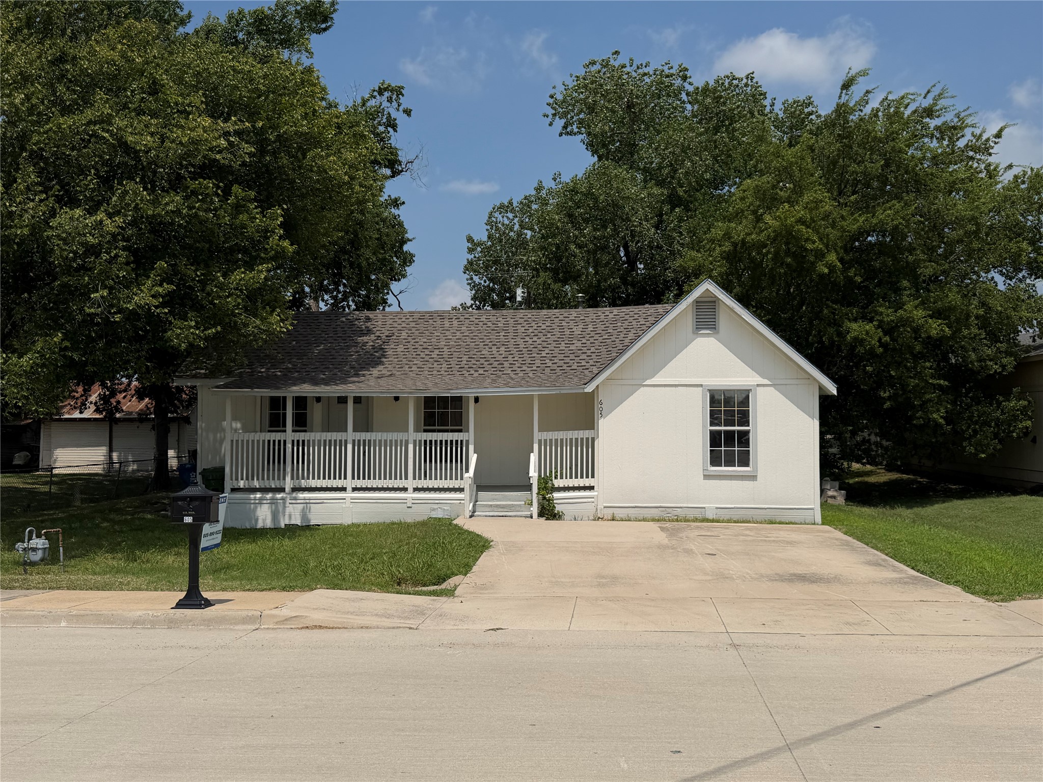 605 N Pine Street — photo