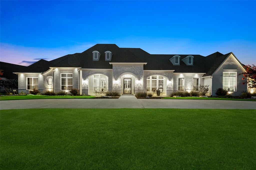 701 Inverness Lane — photo