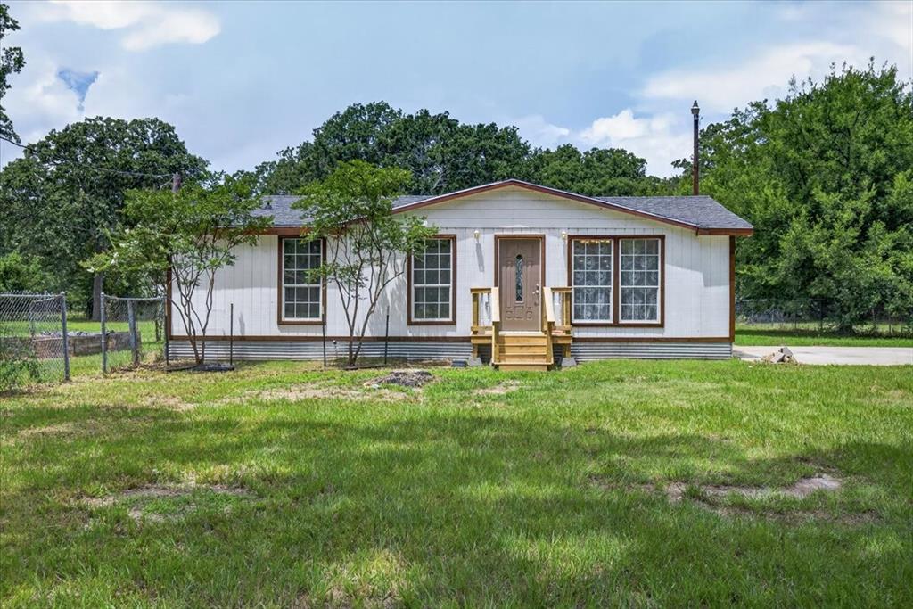 250 E Golden Oaks Drive — photo
