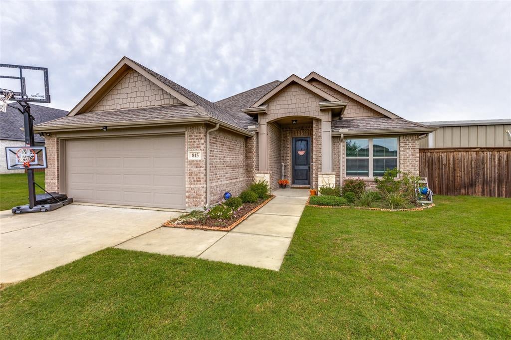 815 Wolf Springs Road — photo