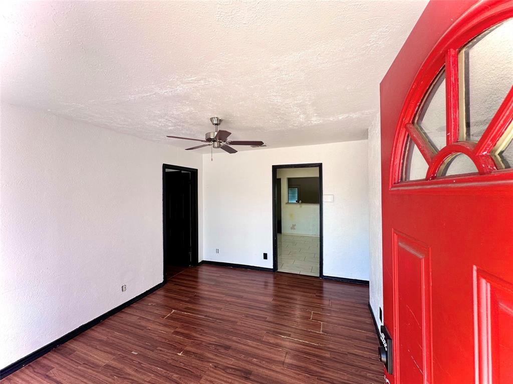 5032 Goodman Avenue — photo