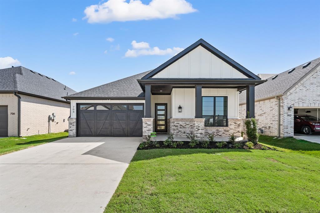 704 Blackbird Drive — photo