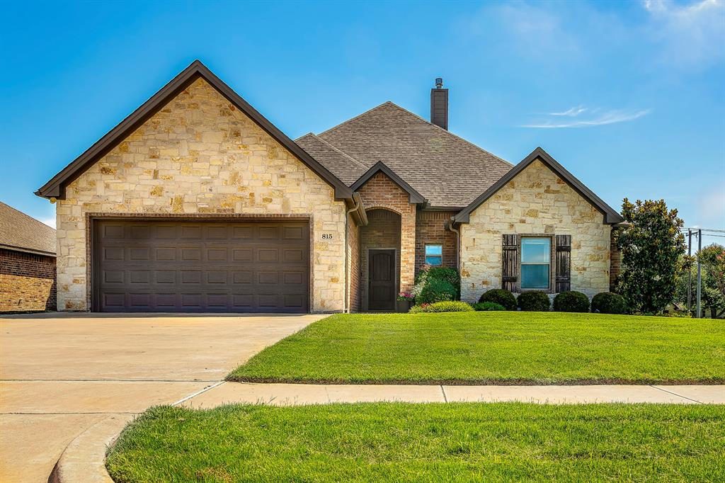 815 Chestnut Grove Drive — photo