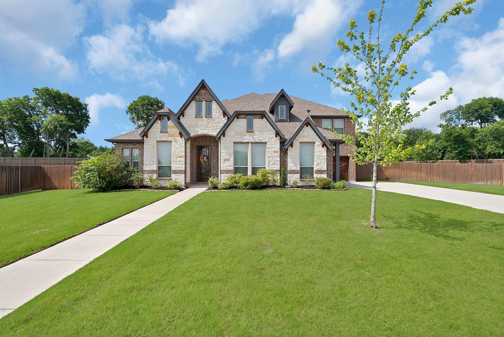 810 Sundown Court — photo