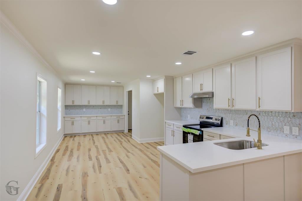 4693 Larry Lane — photo