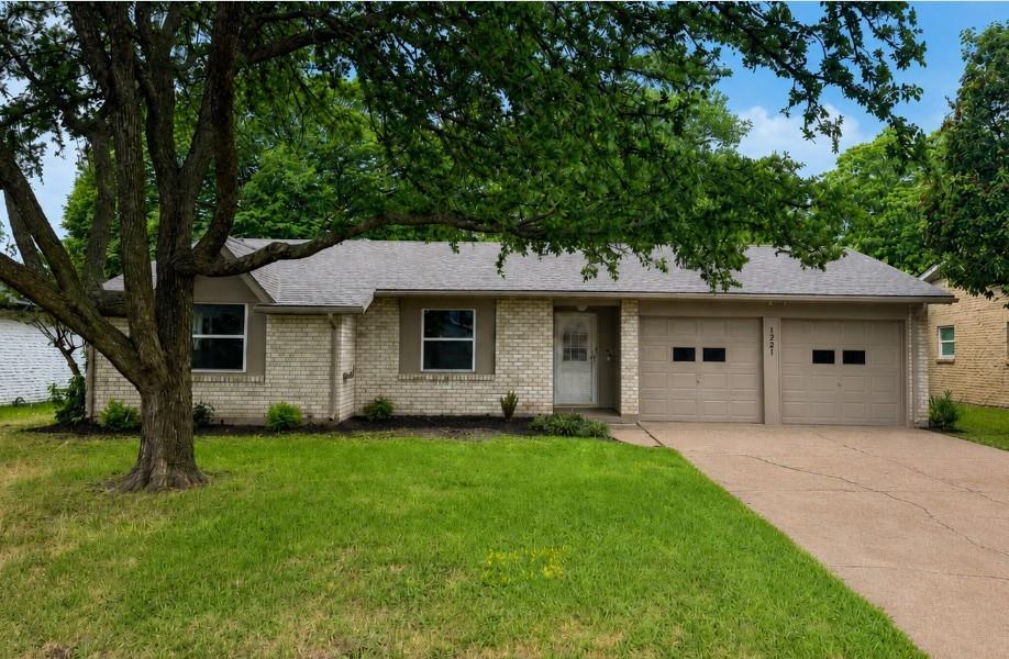 1221 Greenway Drive — photo