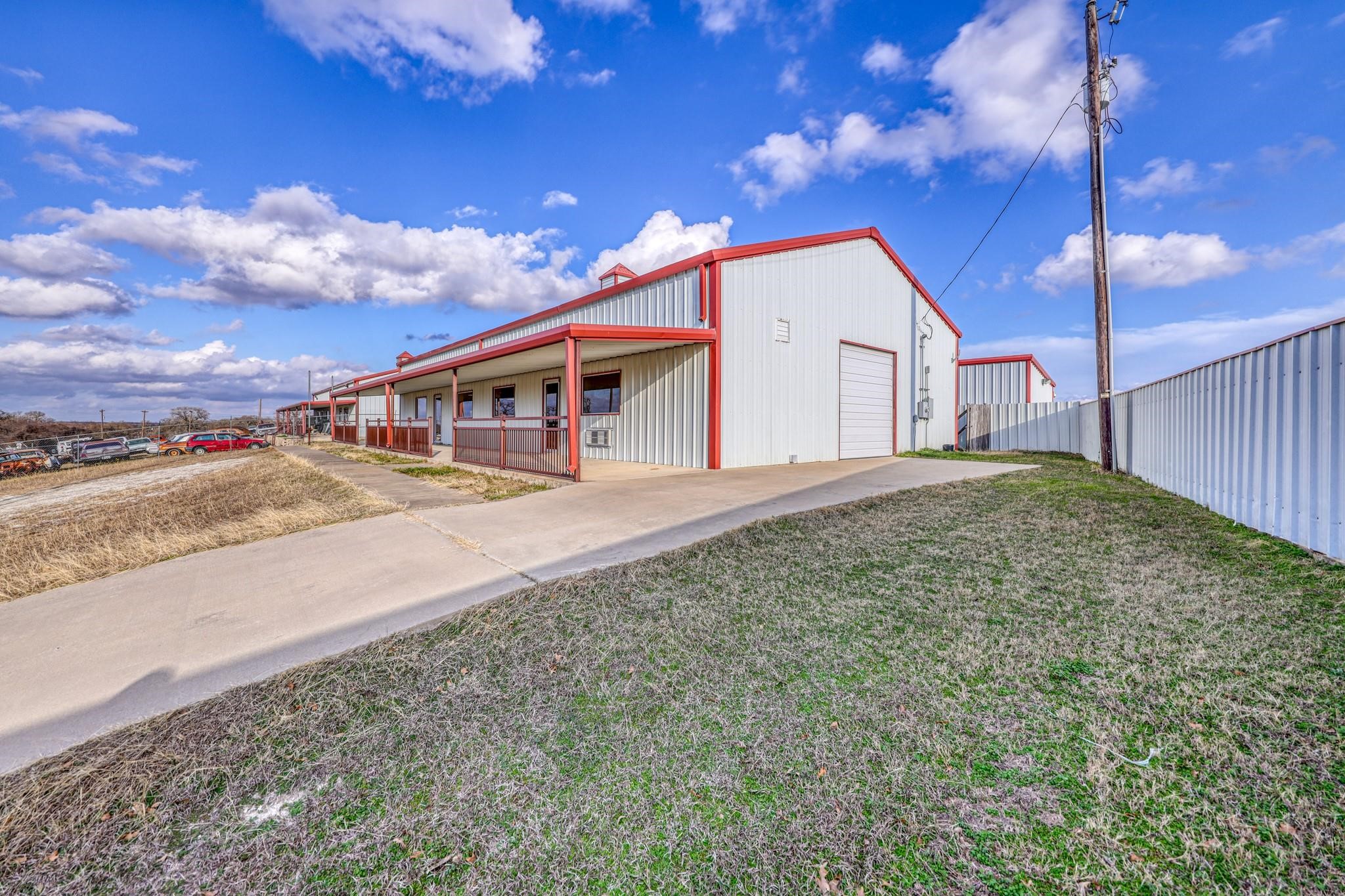 151 Morrow Road, Springtown, TX 76082 — photo 2