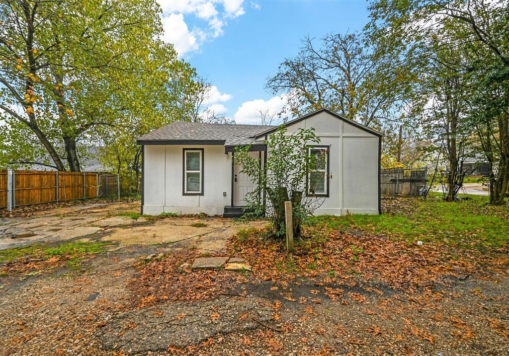 105 Short Street — photo