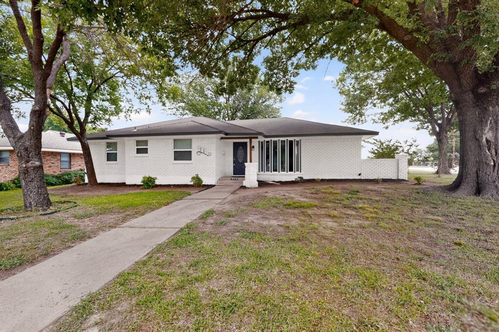 906 Pinedale Lane — photo