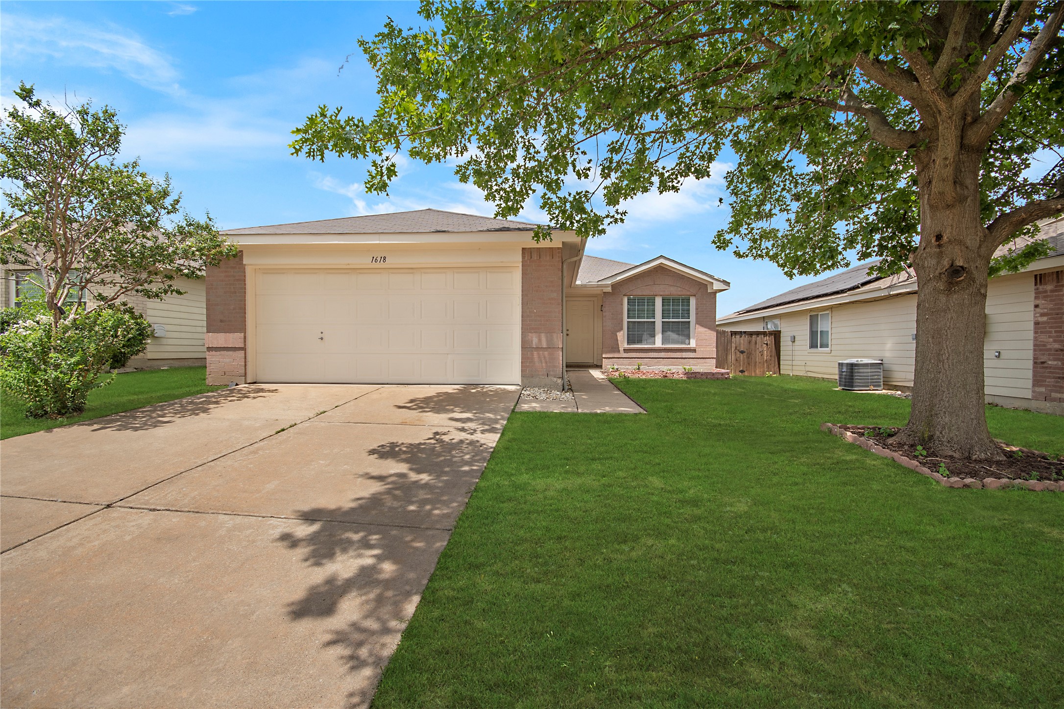 1618 Pin Oak Trail — photo