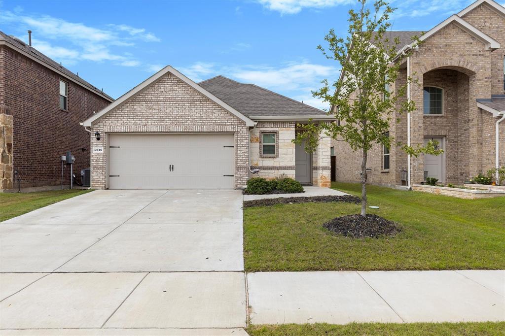 3916 Oak Creek Circle — photo