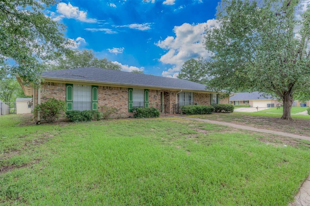 3331 Chaumont Circle — photo