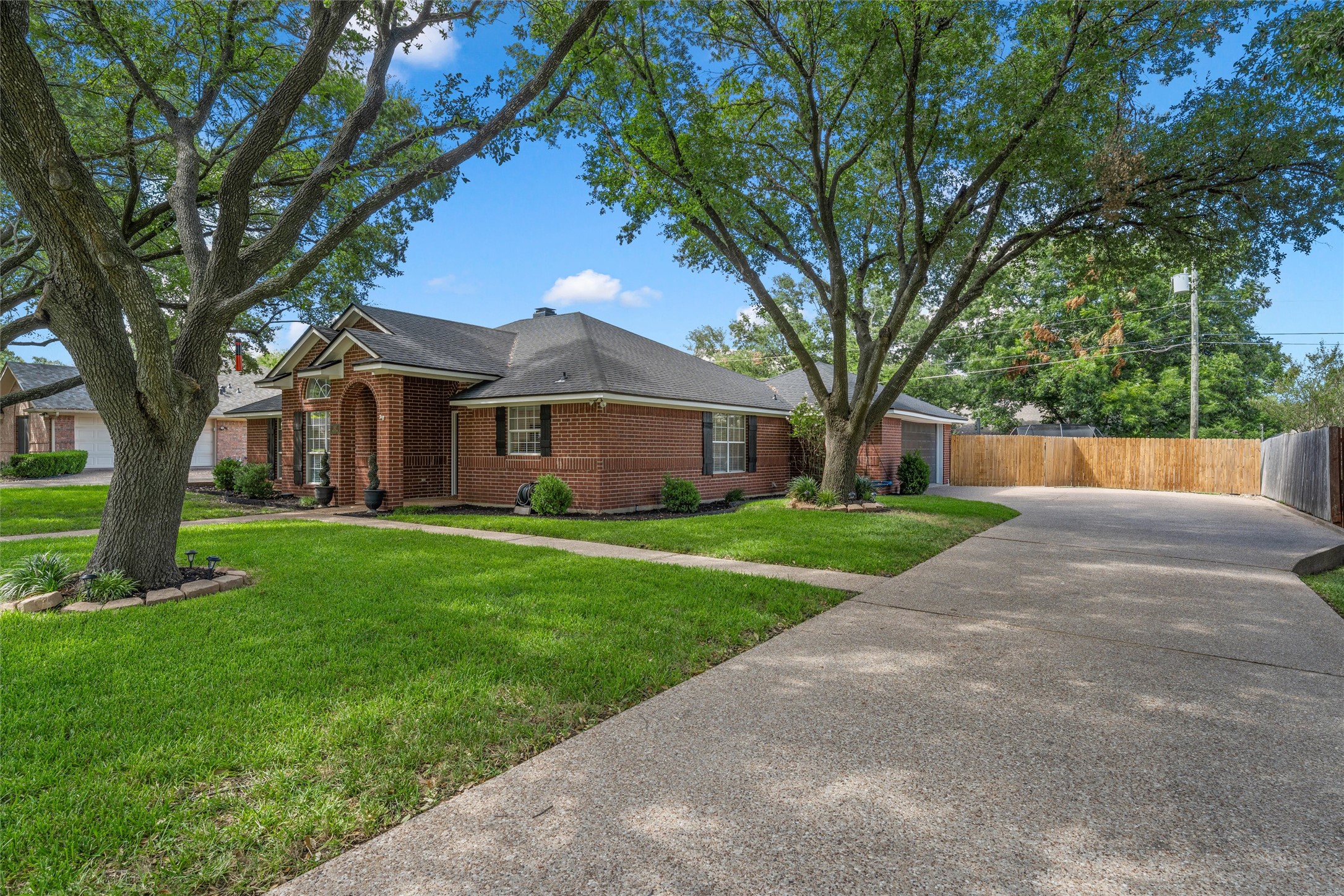 112 Briar Ridge Drive, Hewitt, TX 76643 — photo 2