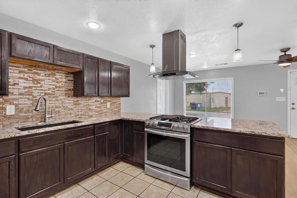 5301 Scoggins Street — photo