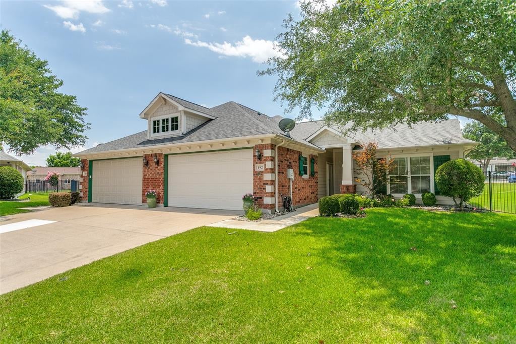 192 River Hills Court — photo