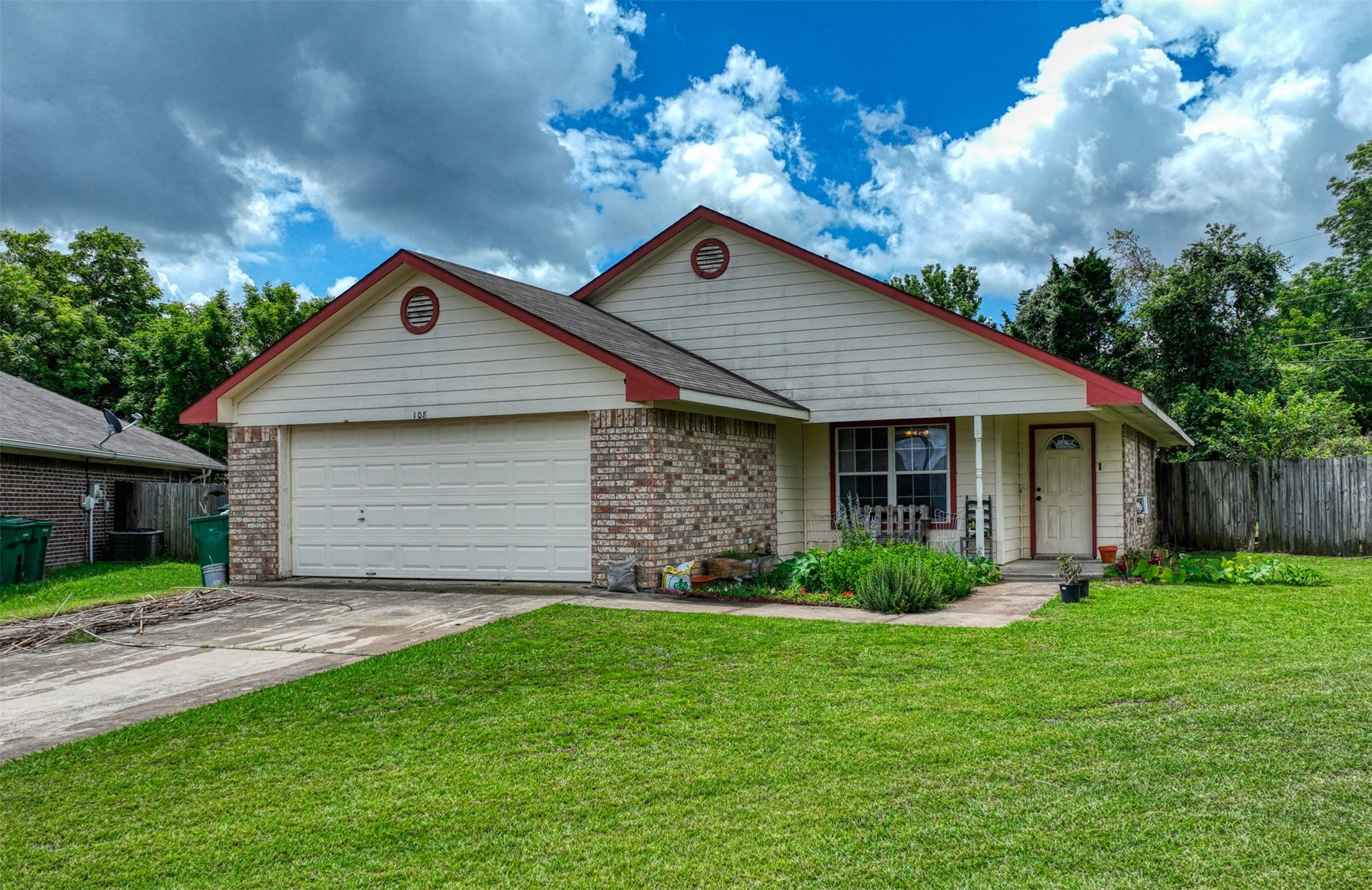 108 Wolf Lane, Lacy Lakeview, TX 76705 — photo 2