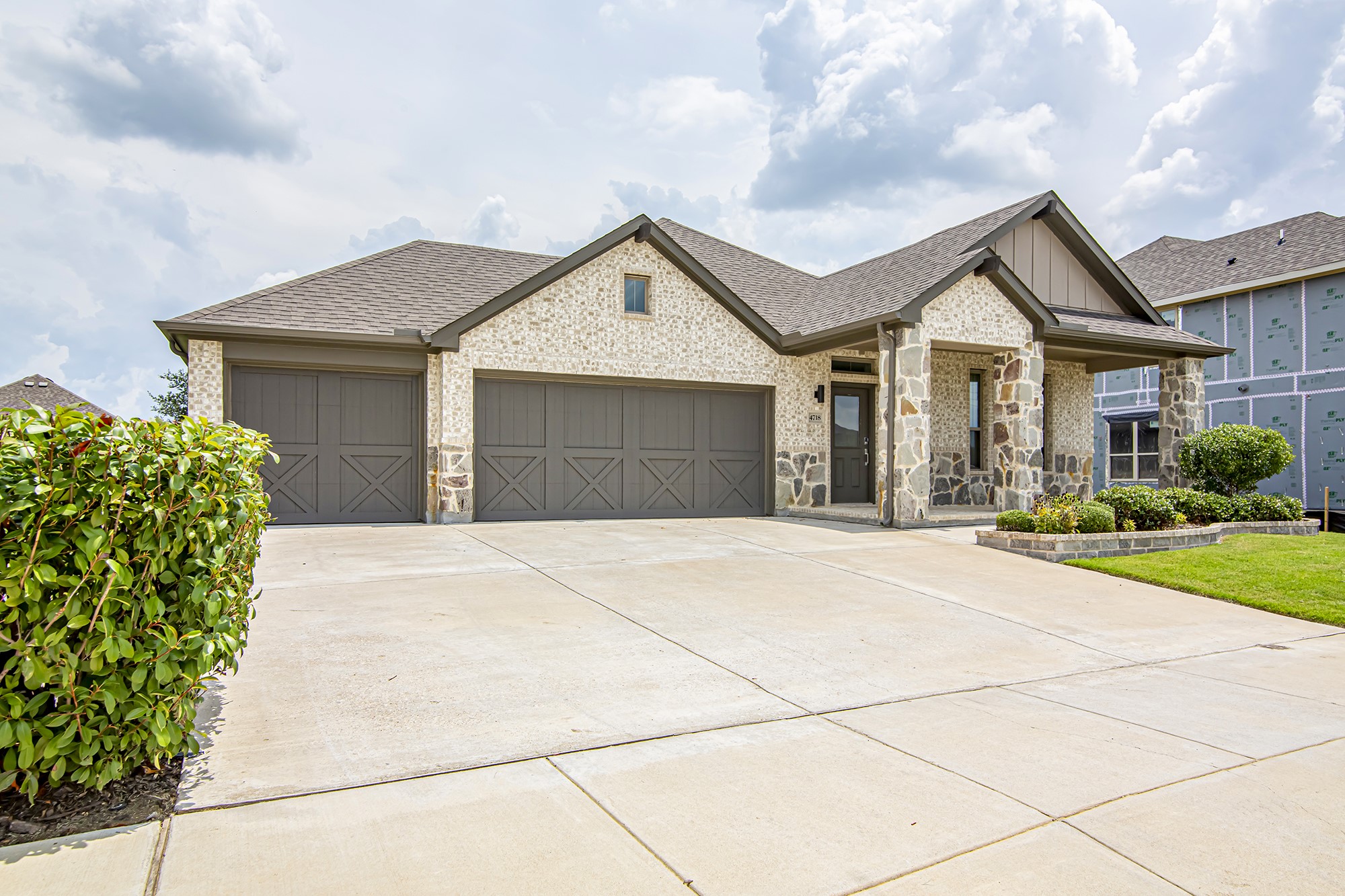 4718 Buttonbush Dr — photo