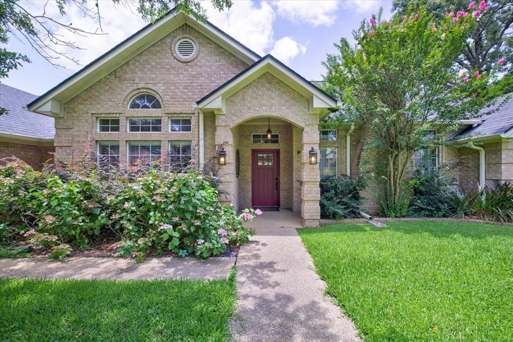 18400 Woodhollow Drive — photo