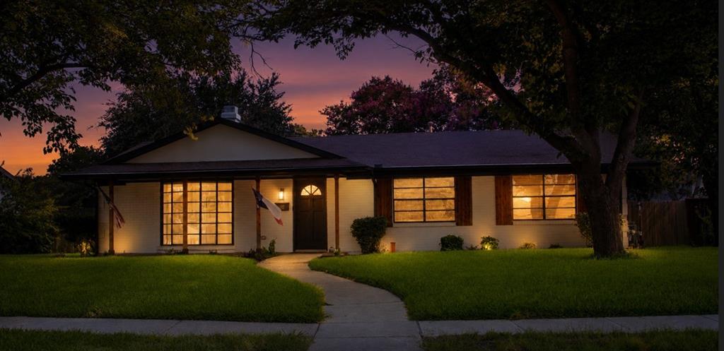 1011 Pacific Drive — photo
