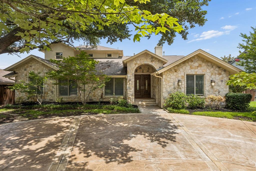 7635 Tanglecrest Drive — photo