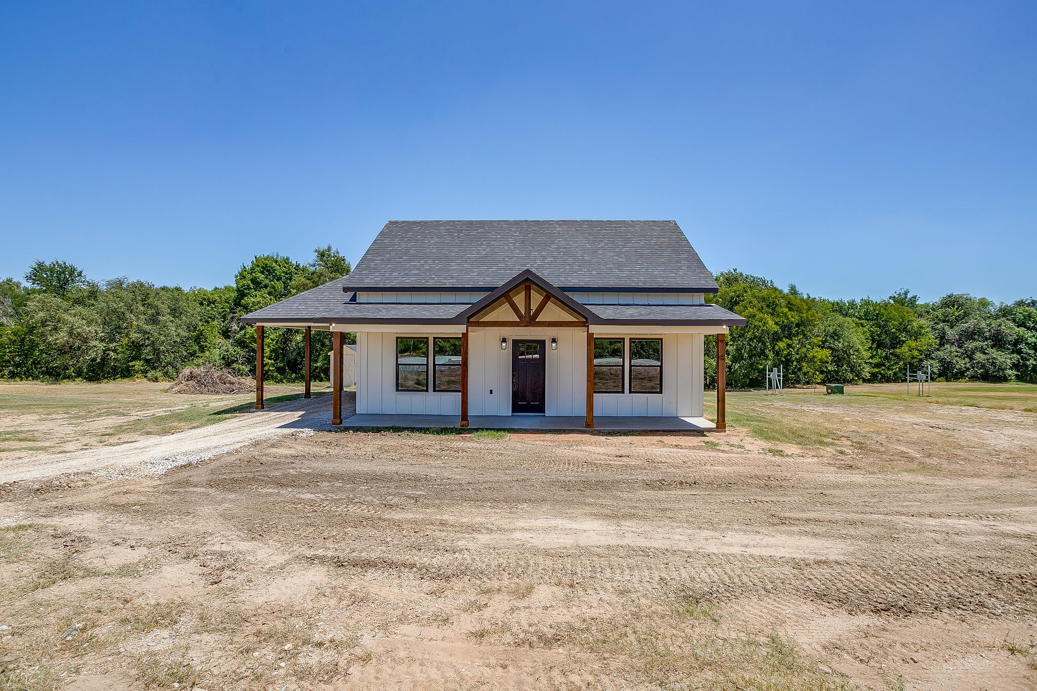 1040 Rays Way, Weatherford, TX 76085