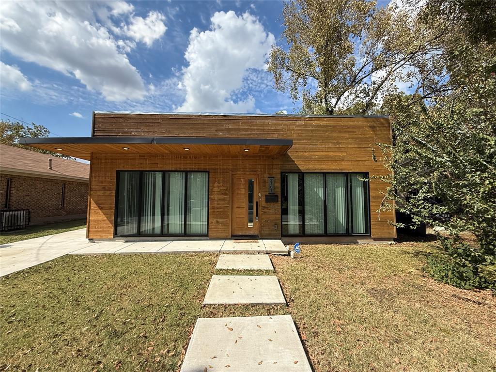 2707 Carpenter Avenue — photo