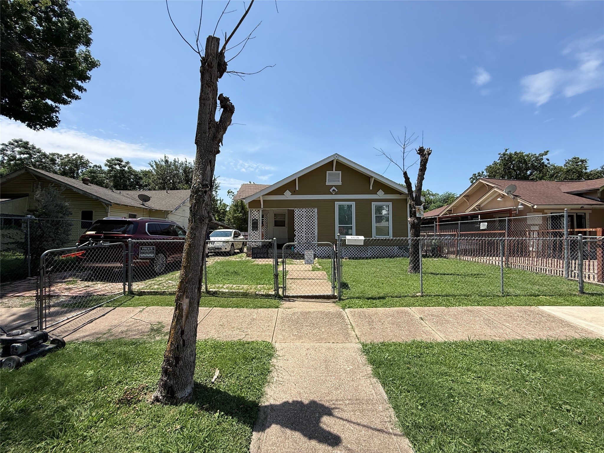 3010 Jerome Street — photo