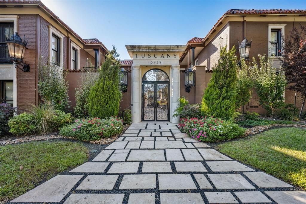 5932 Sandhurst Lane 216 — photo