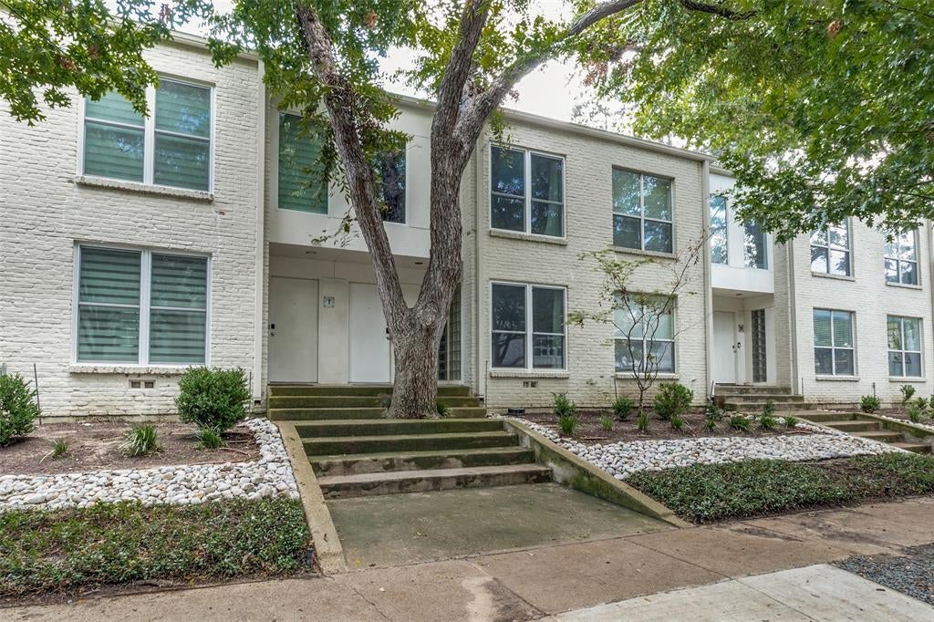4122 Travis Street 13 — photo