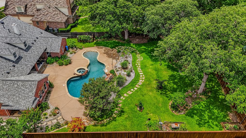 2802 Yorkshire Lane — photo