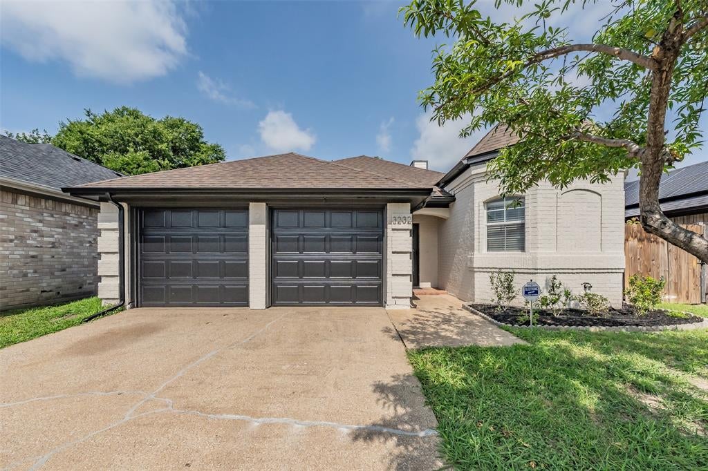 3232 Rosebank Drive — photo